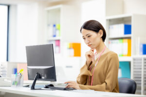 社員の名刺掲載内容をExcelで管理する方法｜担当者が変わっても困らない運用のポイント のアイキャッチ画像